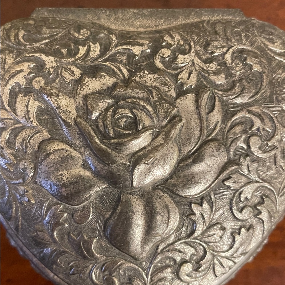Jewelry Box - heart shaped - Picture 4 of 5